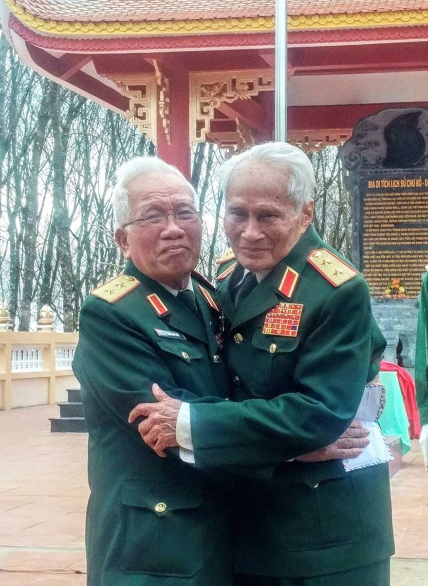 Vị tướng nặng tình đồng đội 